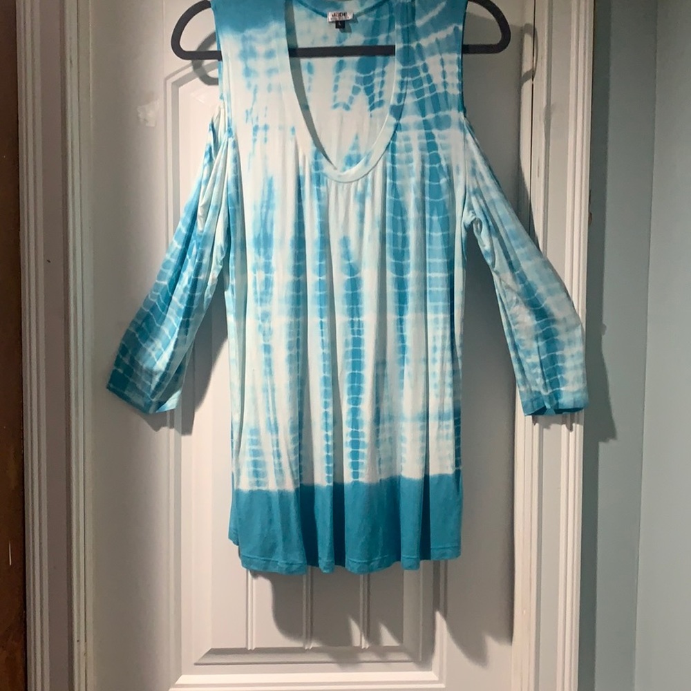 Long cold shoulder top